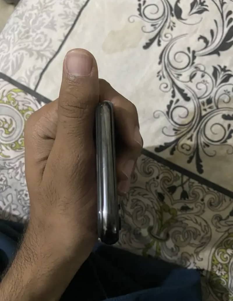 Apple iPhone X 5