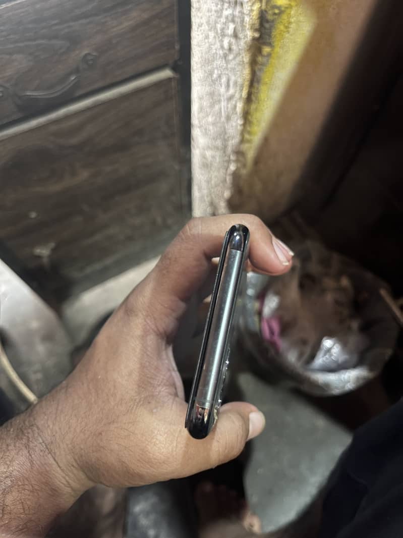 Apple iPhone 11 Pro Max 7