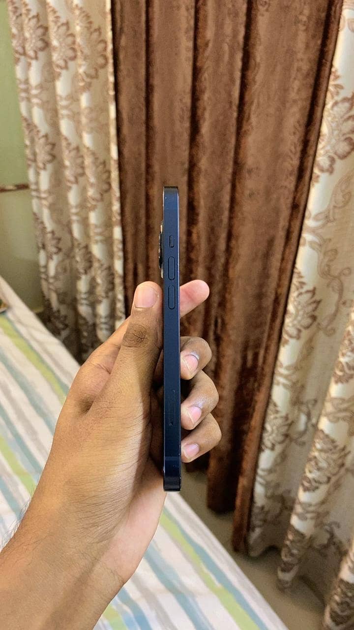Apple iPhone 13 1