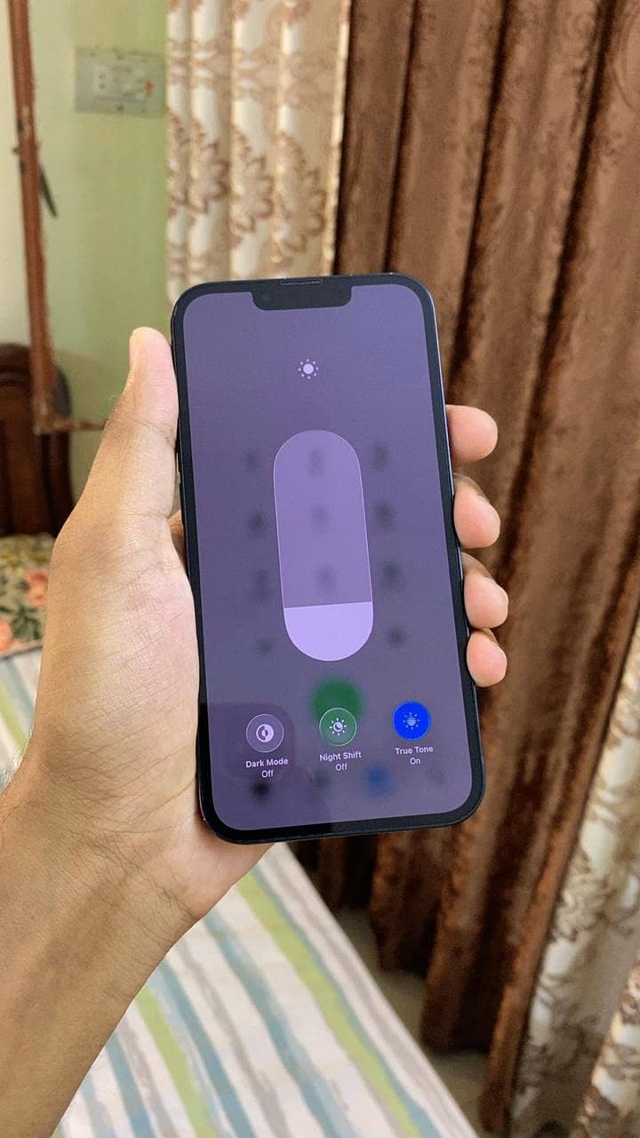 Apple iPhone 13 7