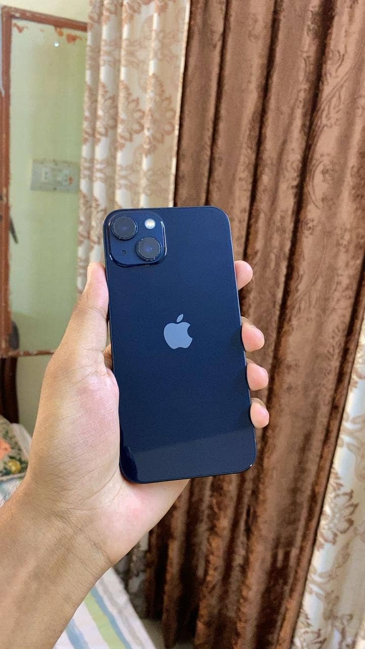 Apple iPhone 13 8