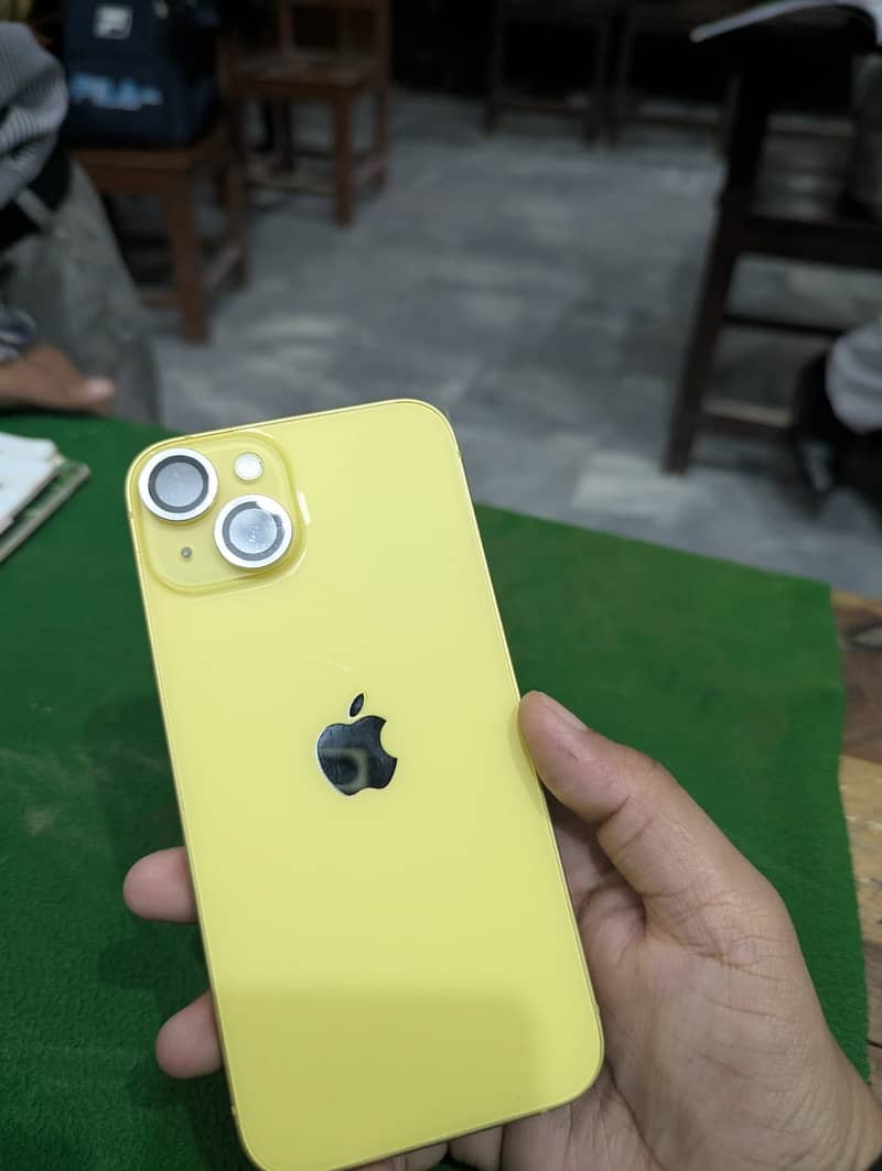 iPhone 15 10