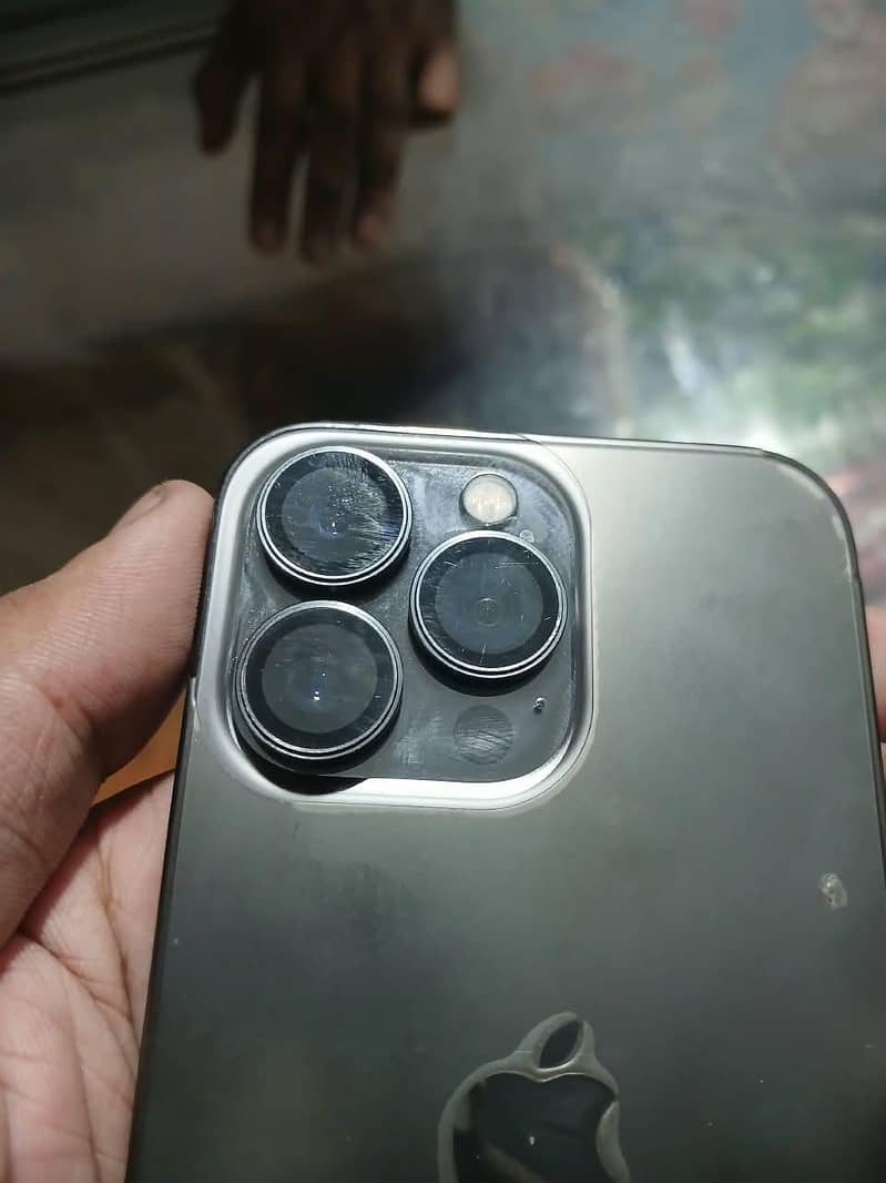 Apple iPhone 13 Pro 3