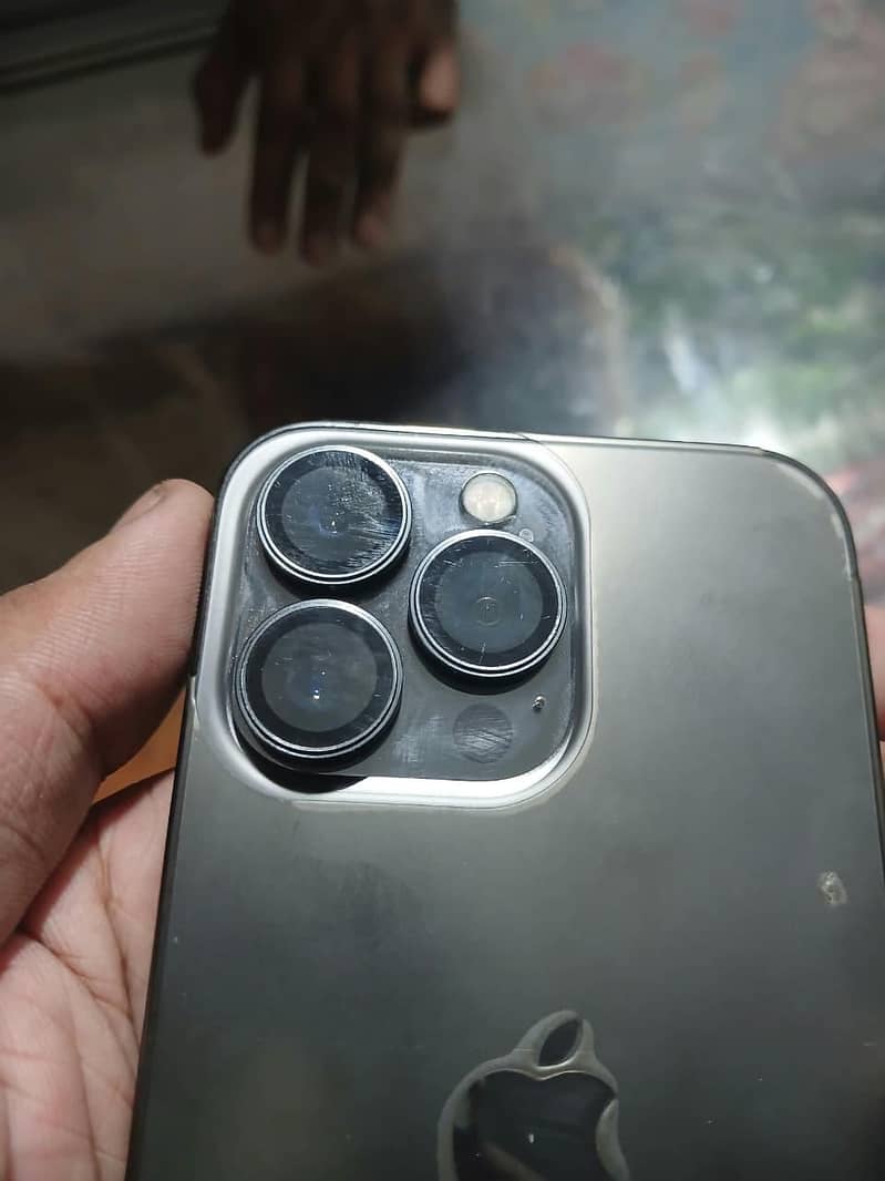 Apple iPhone 13 Pro 4