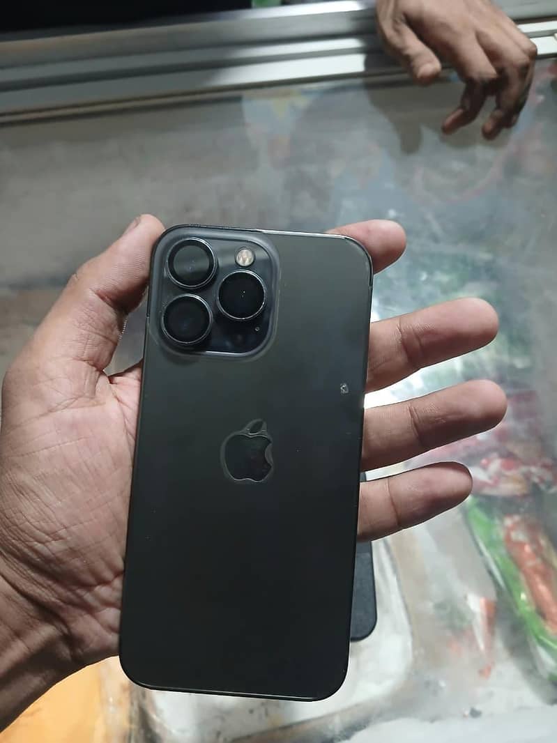Apple iPhone 13 Pro 8