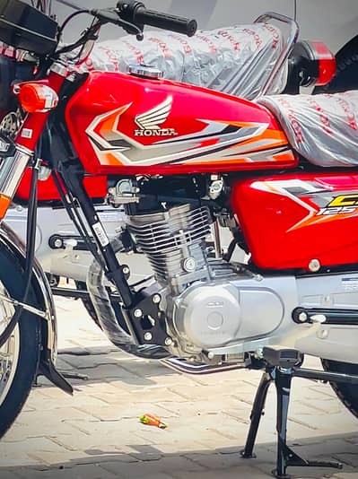 Honda CG 125 Showroom Delivery o3o417654o8