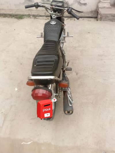 l am selling united125 in very good condition
