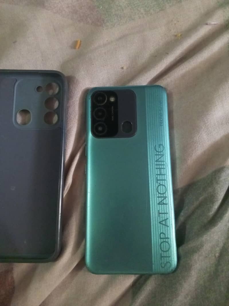 Tecno Spark 8C 1