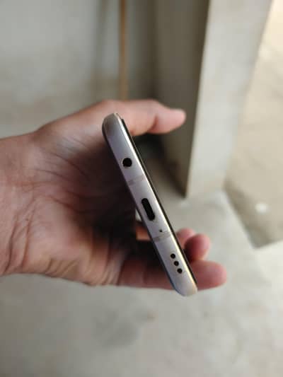 LG V60