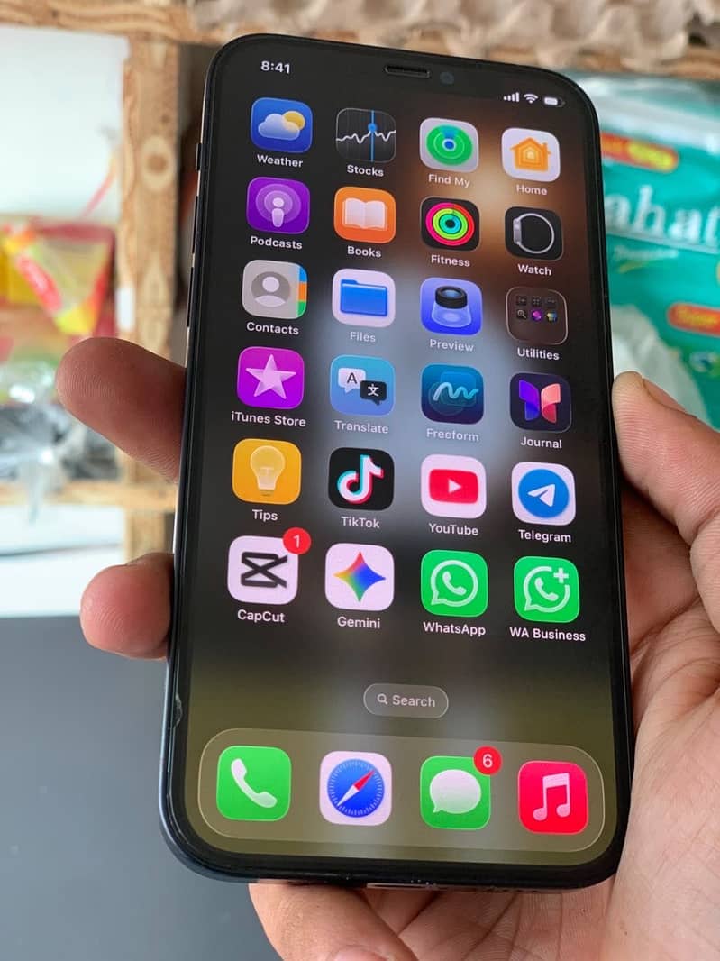 Apple iPhone 12 6