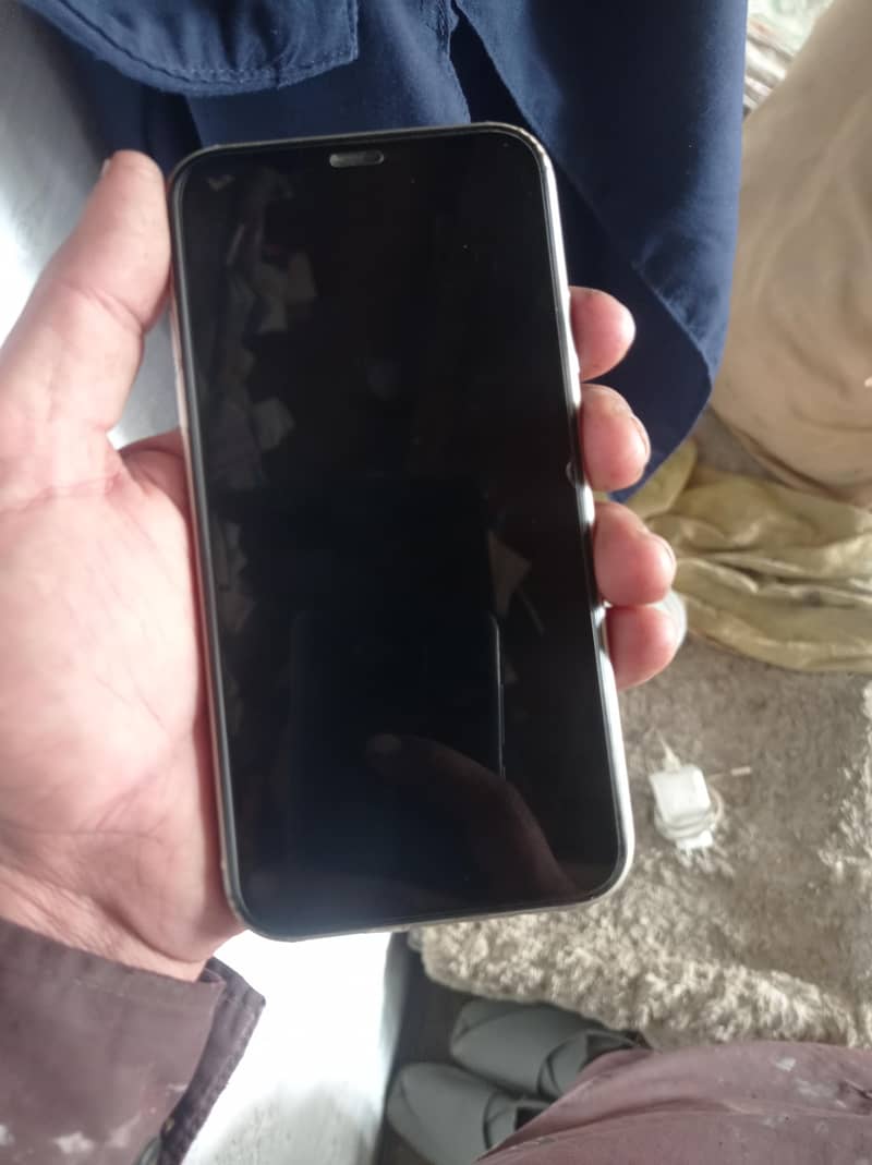 Apple iPhone 11 4