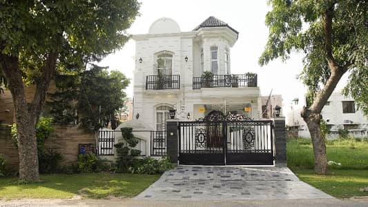 Aesthetic Prime Location House Of 15 Marla For Sale Is Available