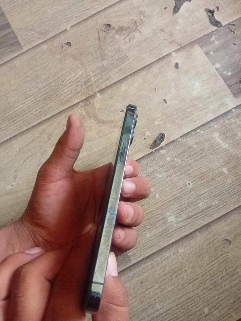 Apple iPhone 12 Pro Max 1