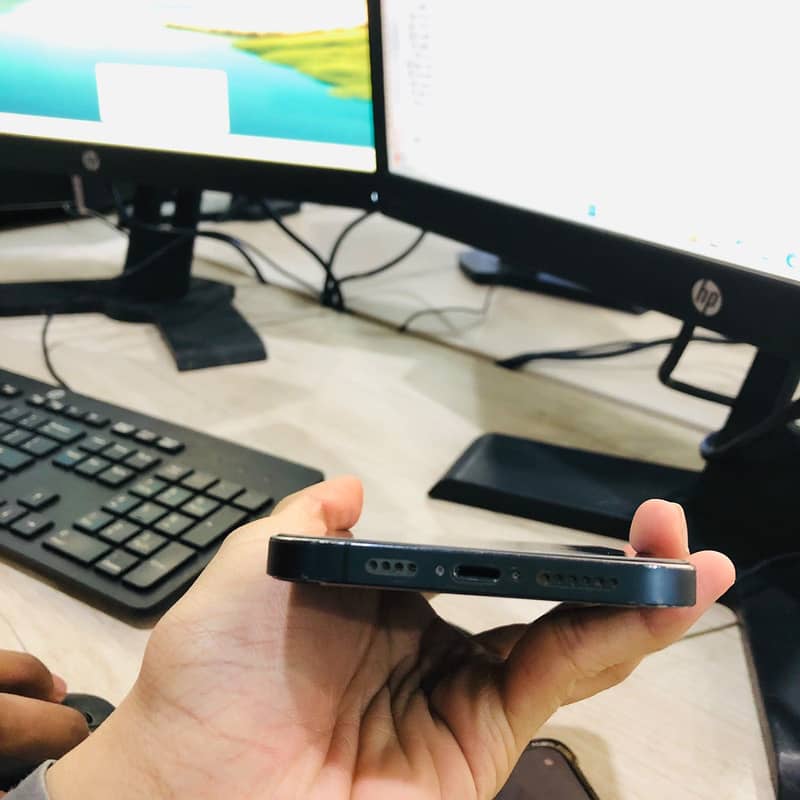 Apple iPhone 12 Pro Max 1