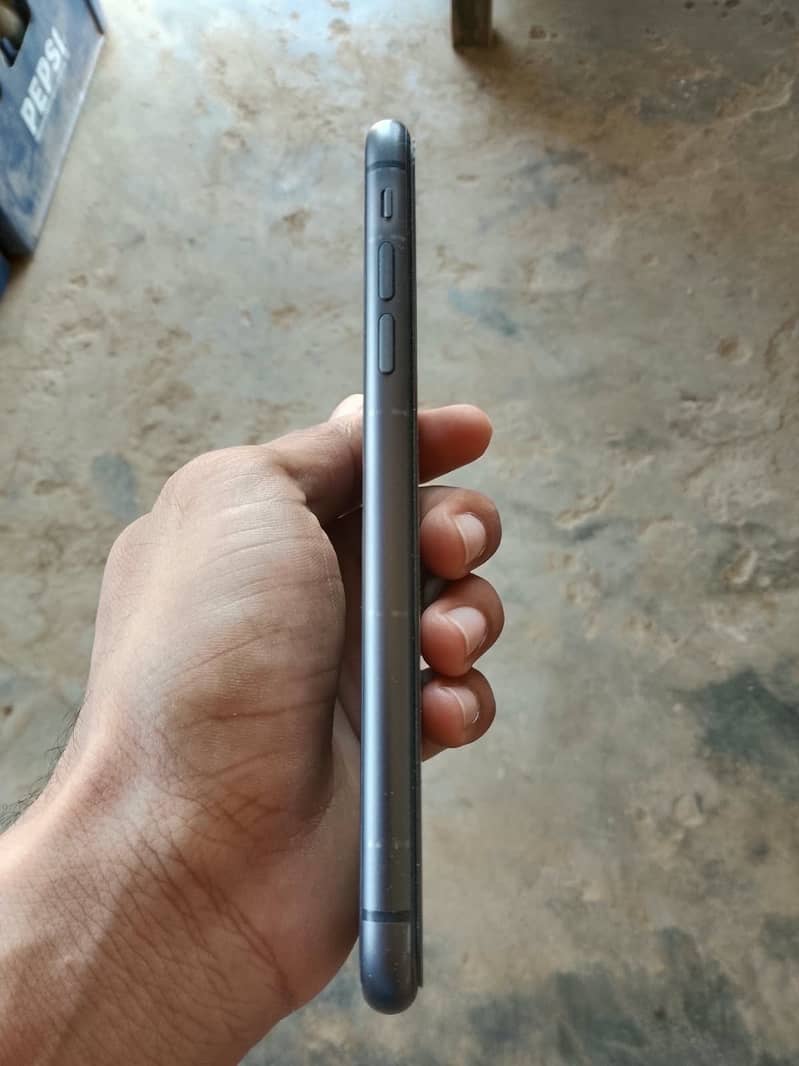 Apple iPhone 11 0