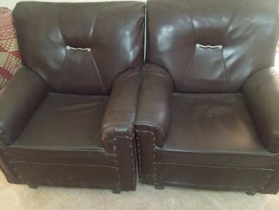 5 seater leather sofa with excellent condition no any fault for sale