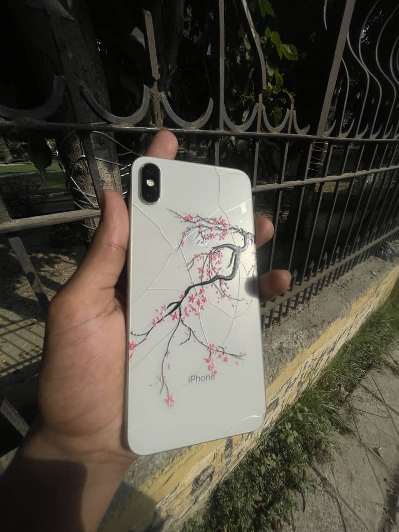 Apple iPhone XS Max 2