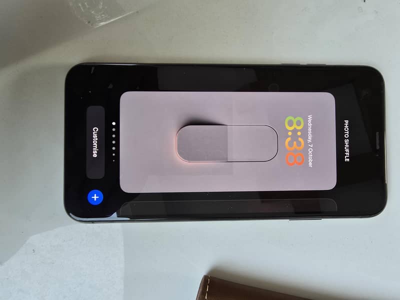 Apple iPhone X 4