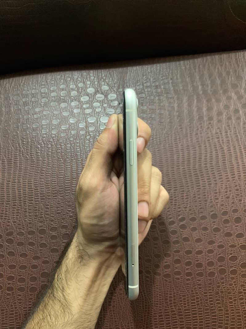 Apple iPhone 11 2