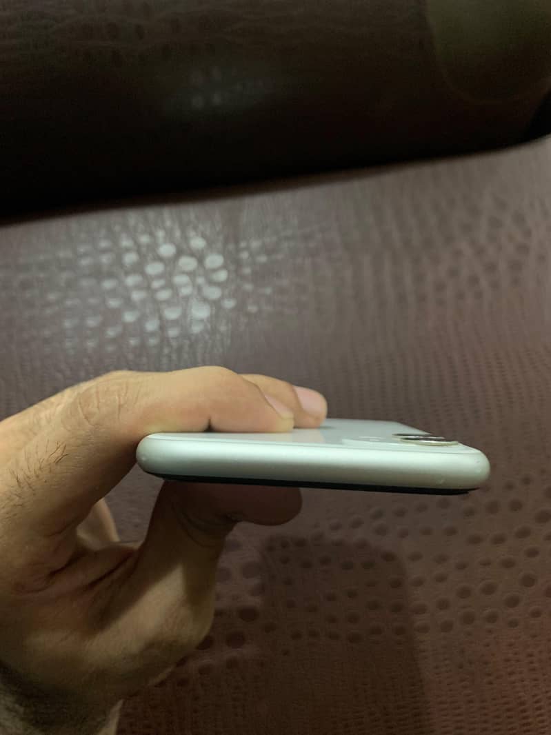 Apple iPhone 11 5