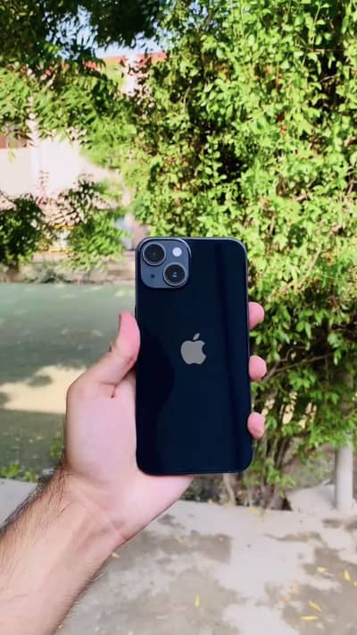 Apple iPhone 13 100% Health