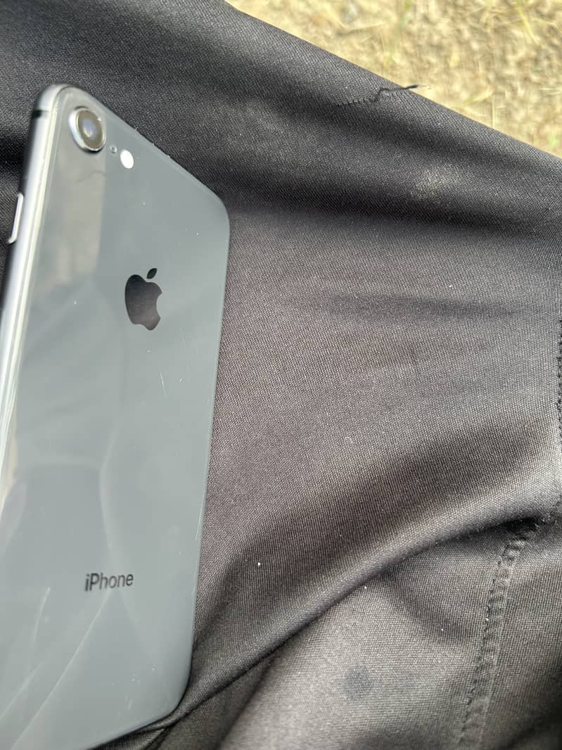 Apple iPhone 8 5