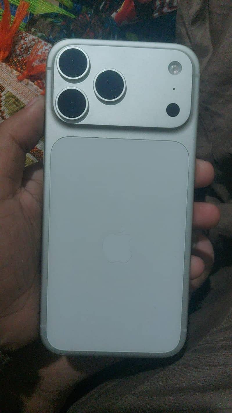 Apple iPhone 17 Pro Max 2