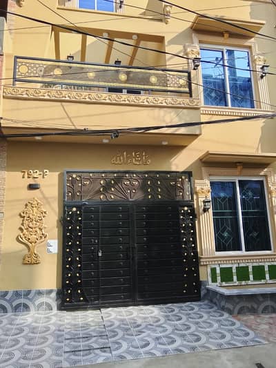 Prime Location Sabzazar Scheme - Block P House Sized 5 Marla Is Available