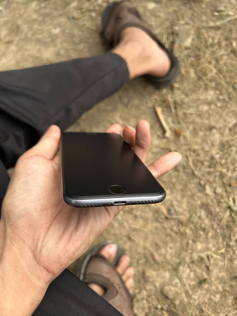 Apple iPhone 8 1