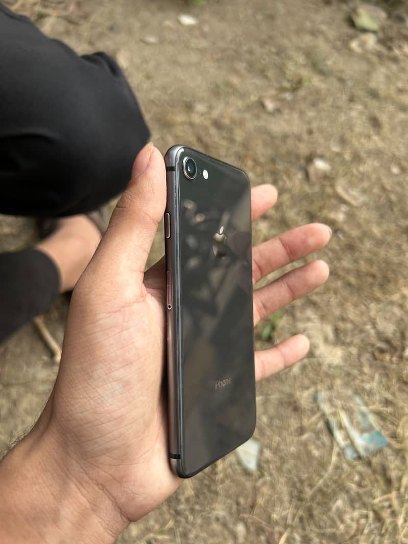 Apple iPhone 8 2