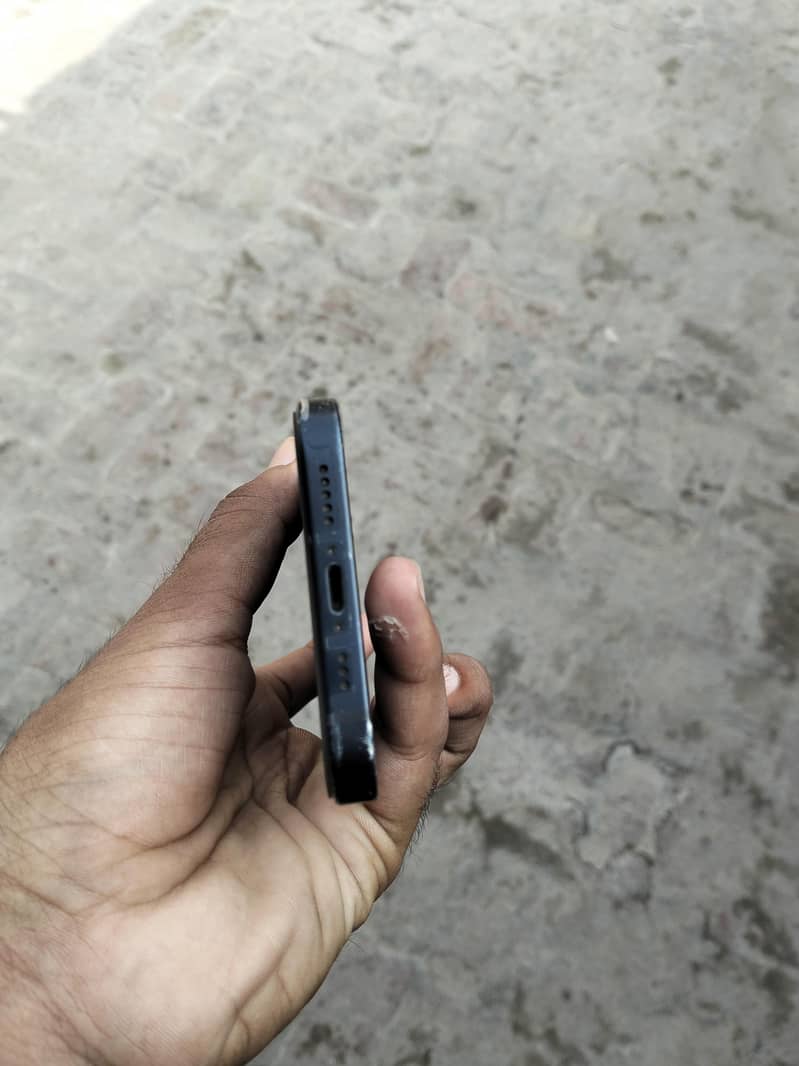 Apple iPhone 12 2