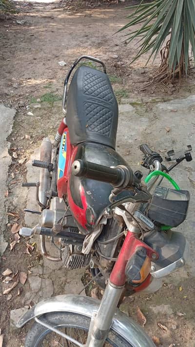 unique 14 model bike with excellent fuel average of 55 per liter