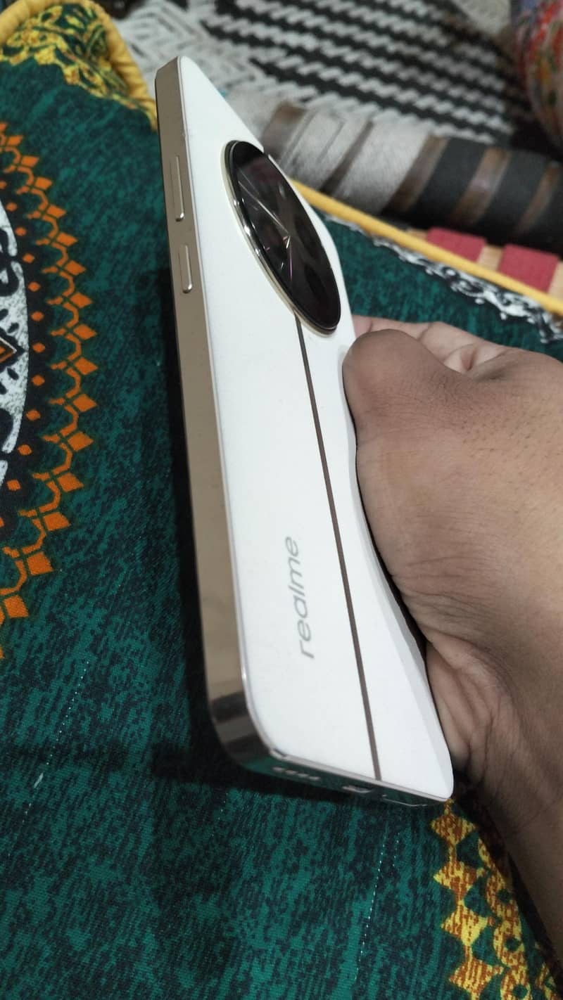Realme 12 Plus 2
