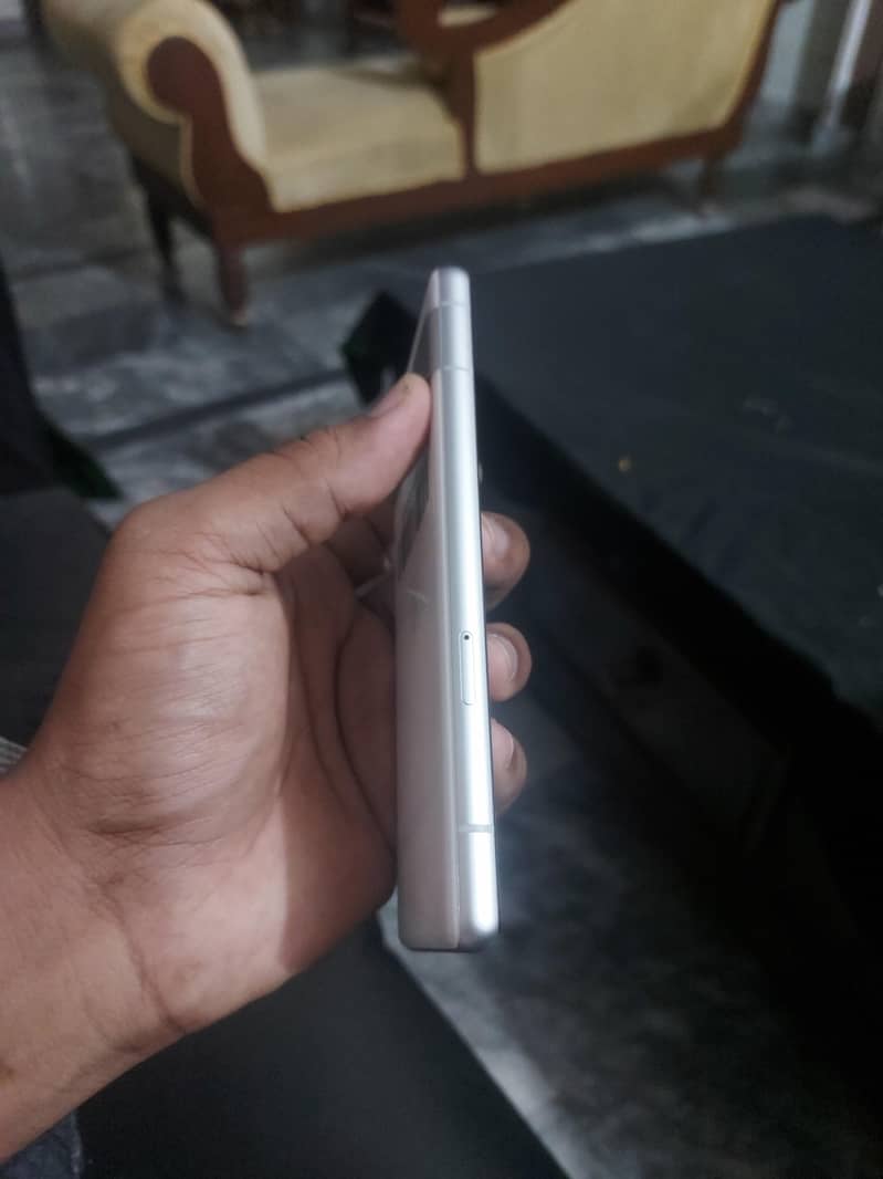 Google Pixel 7a 2