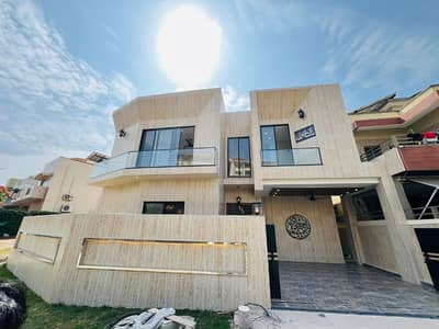House Of 10 Marla Is Available In Contemporary Neighborhood Of DHA Defence