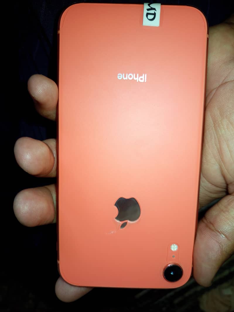 Apple iPhone XR 7