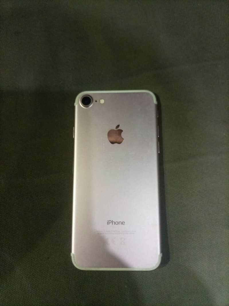 Apple iPhone 7 0