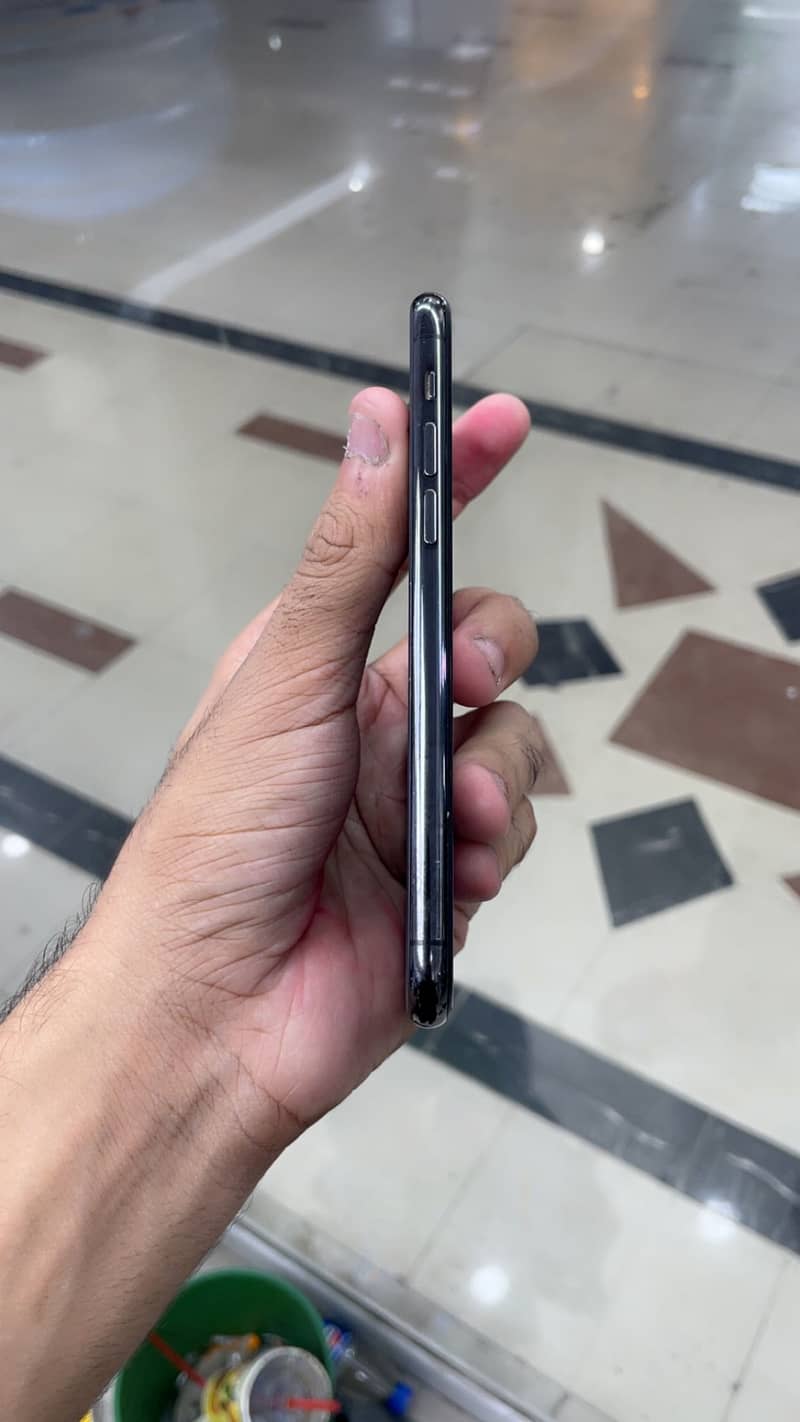 Apple iPhone 11 Pro 3