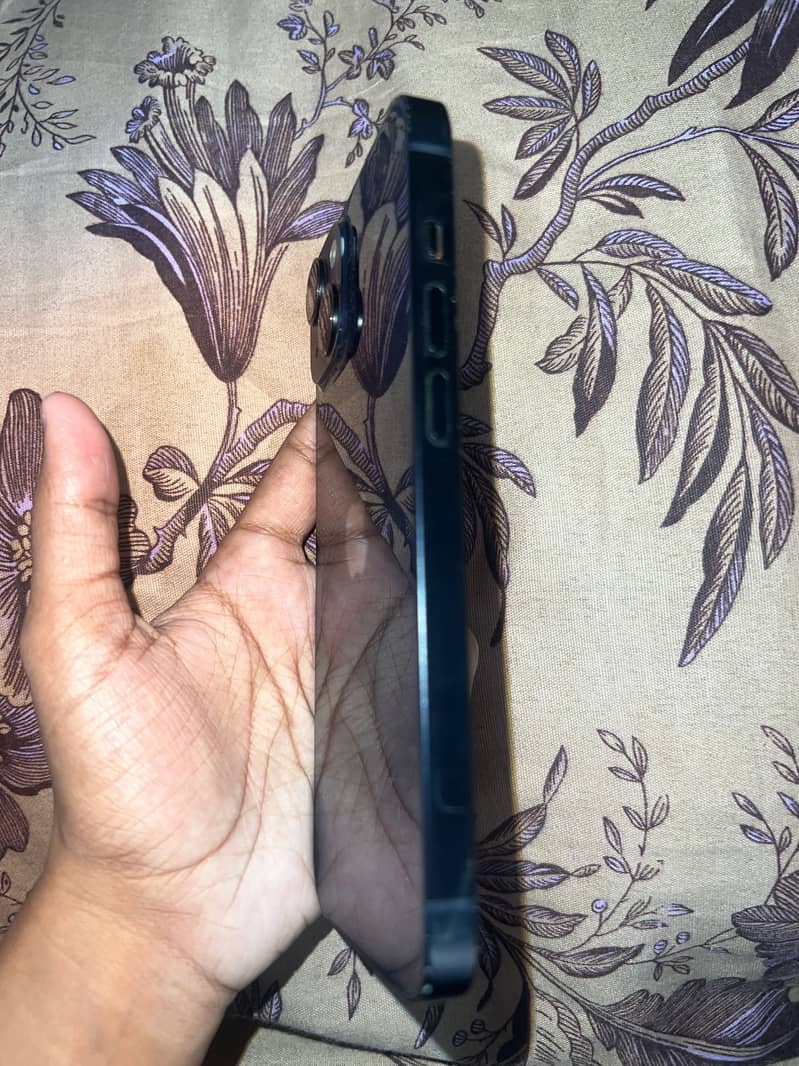 Apple iPhone 14 2