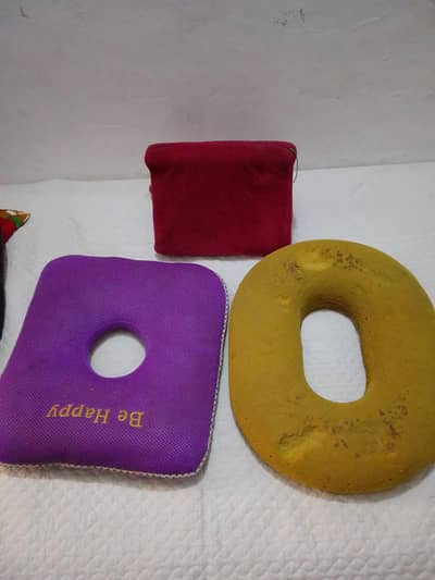 3 coccyx cucushions in 5000
