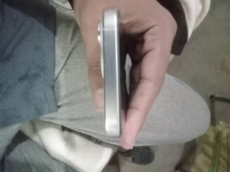 Apple iPhone 15 Pro Max 1