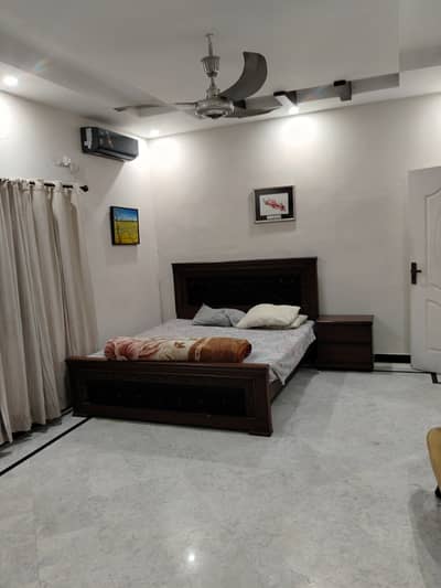Fully furnished room available for rent in E11 2