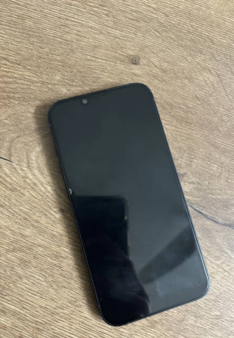 Apple iPhone 13 4
