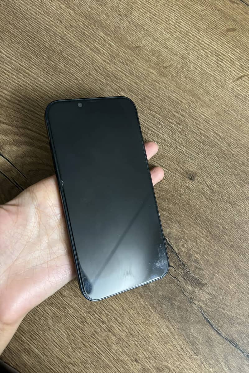 Apple iPhone 13 8