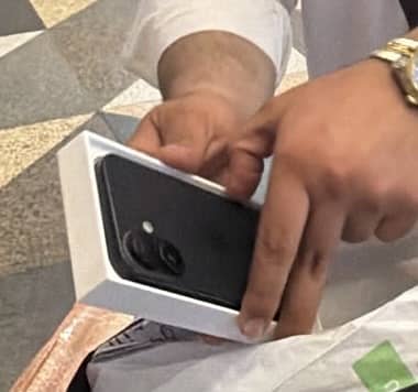 Apple iPhone 16 0
