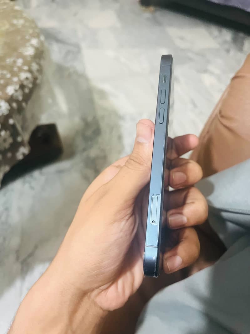 Apple iPhone 12 Pro 2