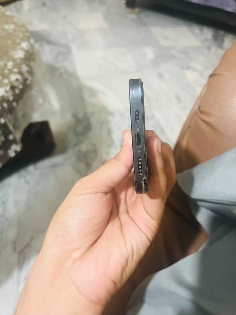 Apple iPhone 12 Pro 3