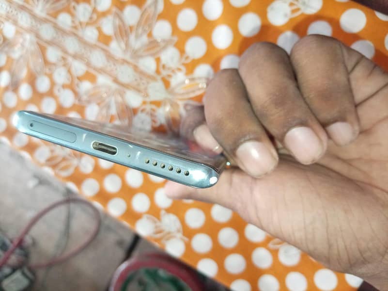 Xiaomi Redmi Note 14 Pro 3
