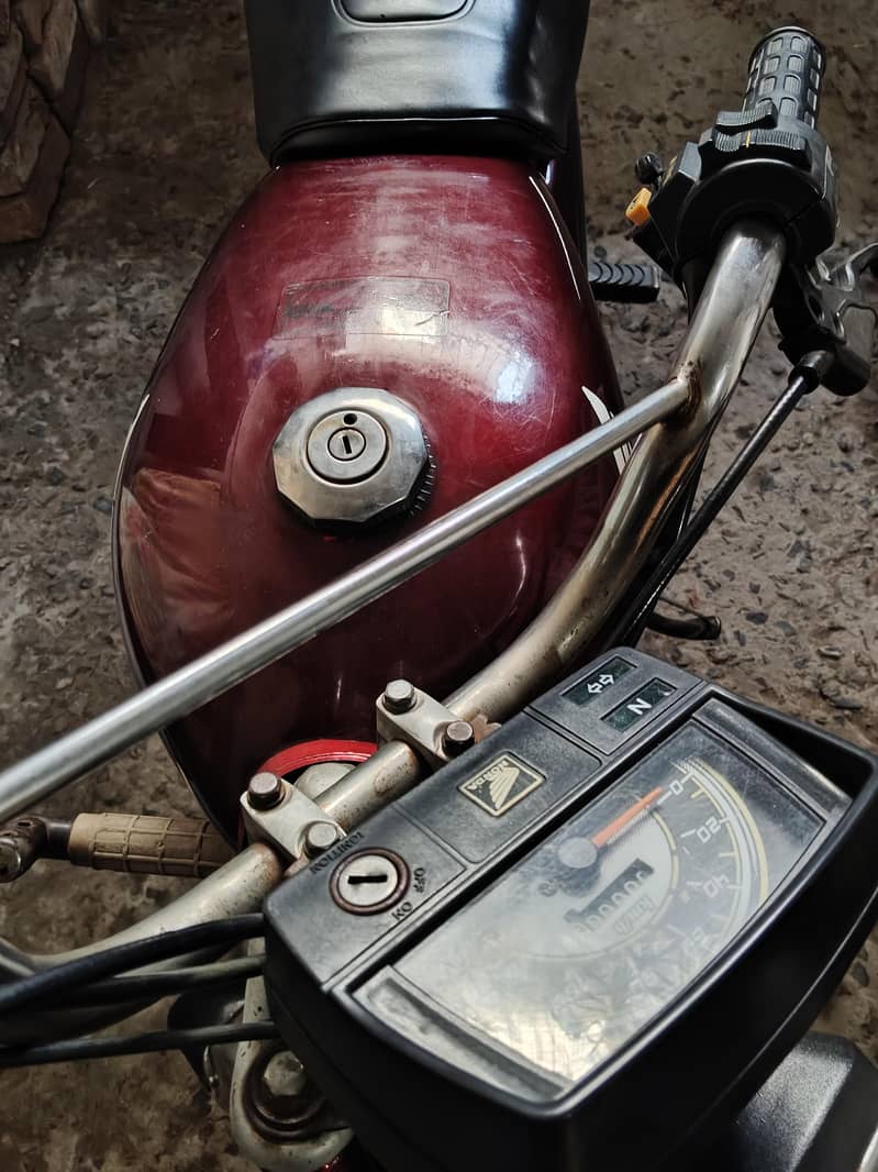 Honda CD 70 Model 2012 6