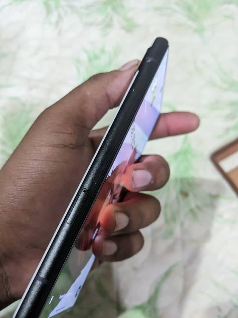 Google Pixel 6a 5G 4